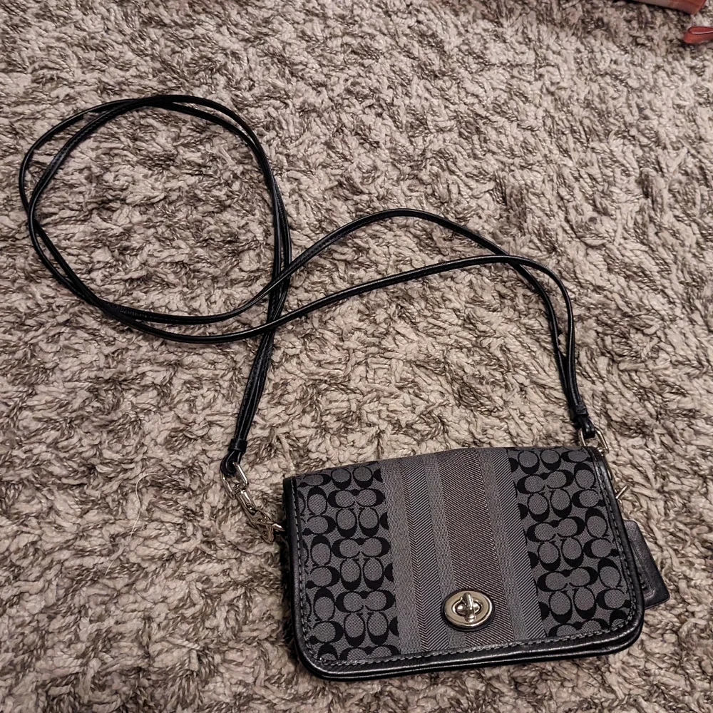 🖤 Coach Legacy Signature Striped Penny Crossbody Bag - Picture 2 of 16